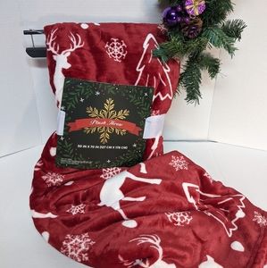 Christmas holiday plush throw-NWT